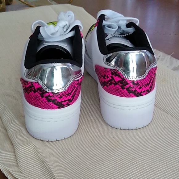 GBG GUESS  sneak print - Picture 6 of 9